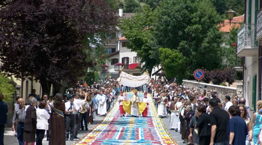 pescasseroli-infiorata