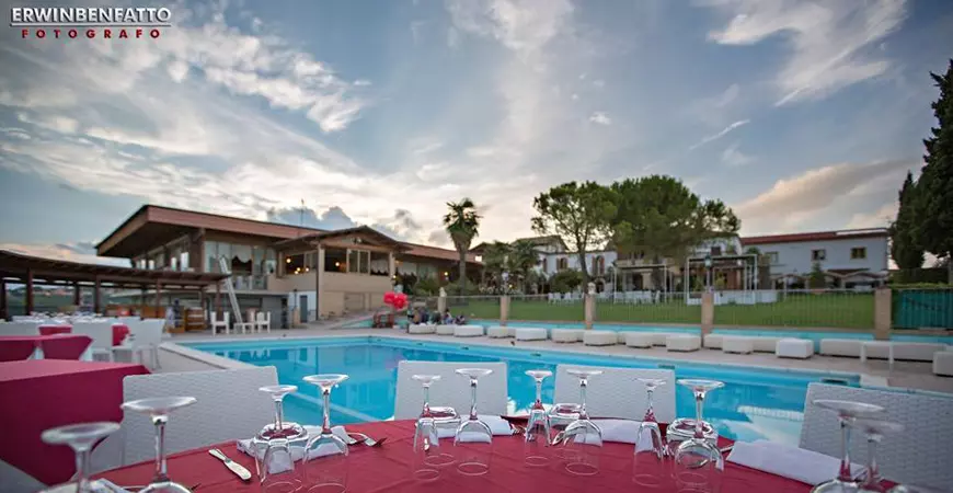 San Pietro Country House Piscina Cena 1